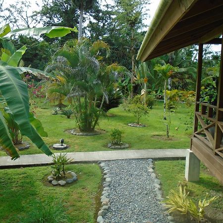 J And H Garden Cabinas Bocas del Toro Exterior photo