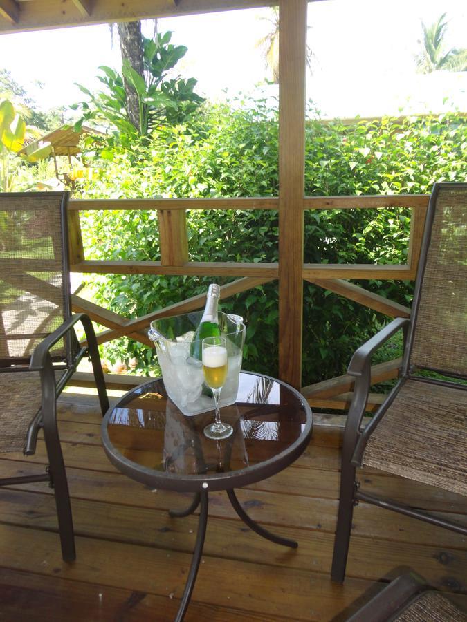 J And H Garden Cabinas Bocas del Toro Exterior photo