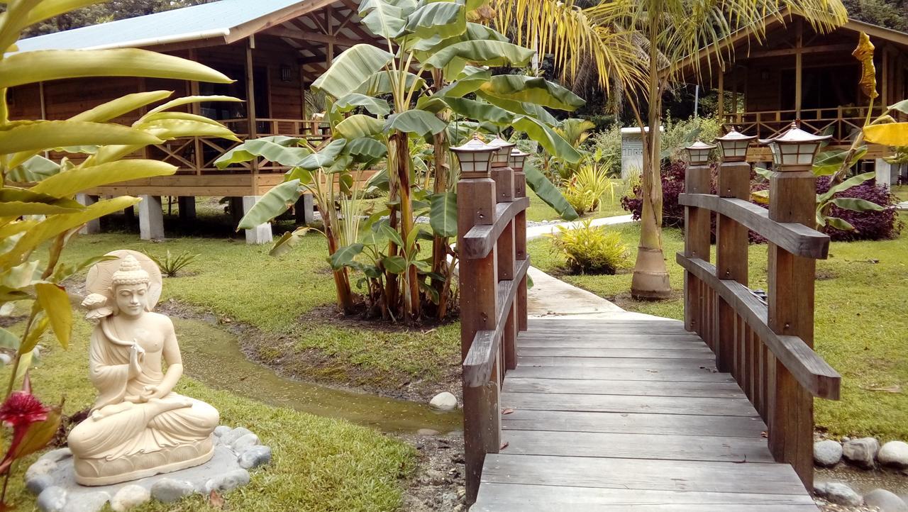 J And H Garden Cabinas Bocas del Toro Exterior photo