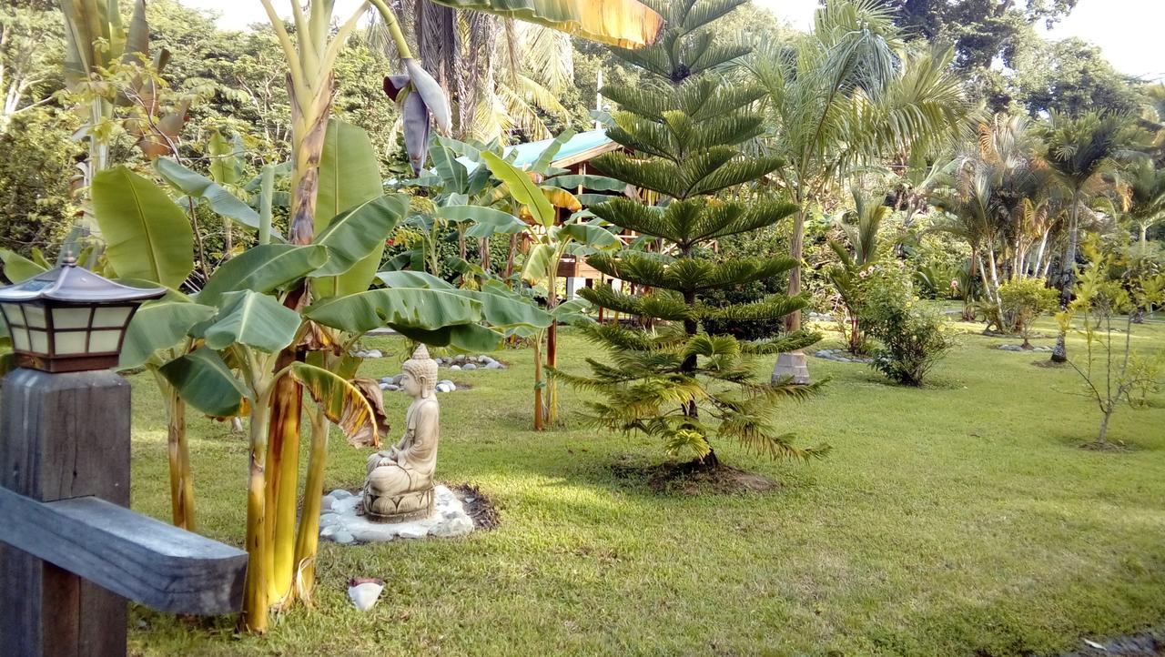 J And H Garden Cabinas Bocas del Toro Exterior photo
