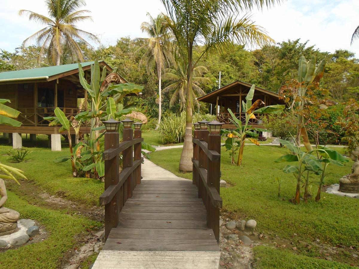 J And H Garden Cabinas Bocas del Toro Exterior photo